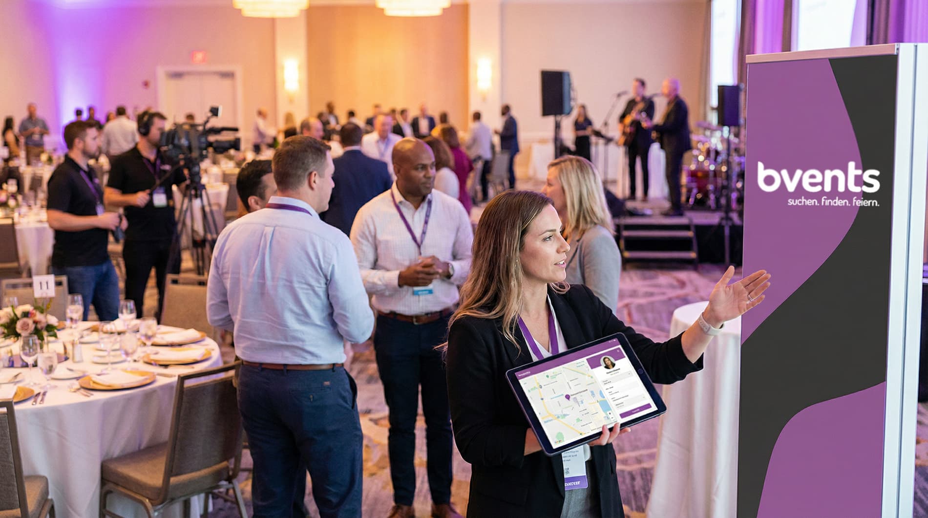 Event-Profis vernetzen sich auf einer Rooftop-Veranstaltung